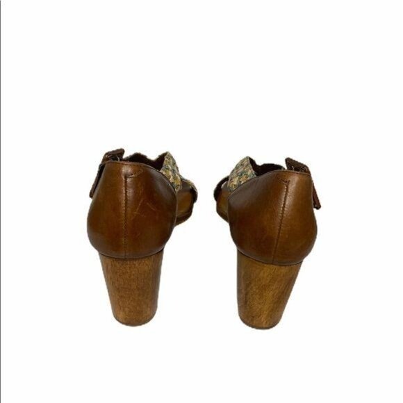 Schutz Woven Leather Block Heel Sandals 8 - Picture 4 of 6